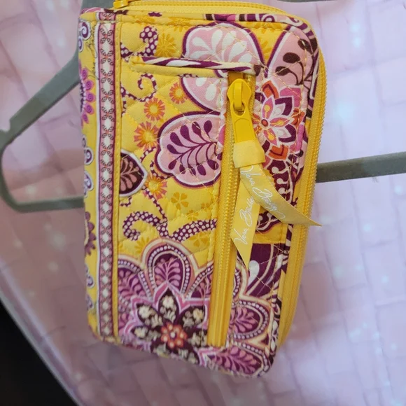VERA BRADLEY - Picture 3 of 8